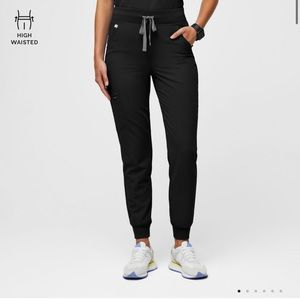 FIGS black scrub joggers